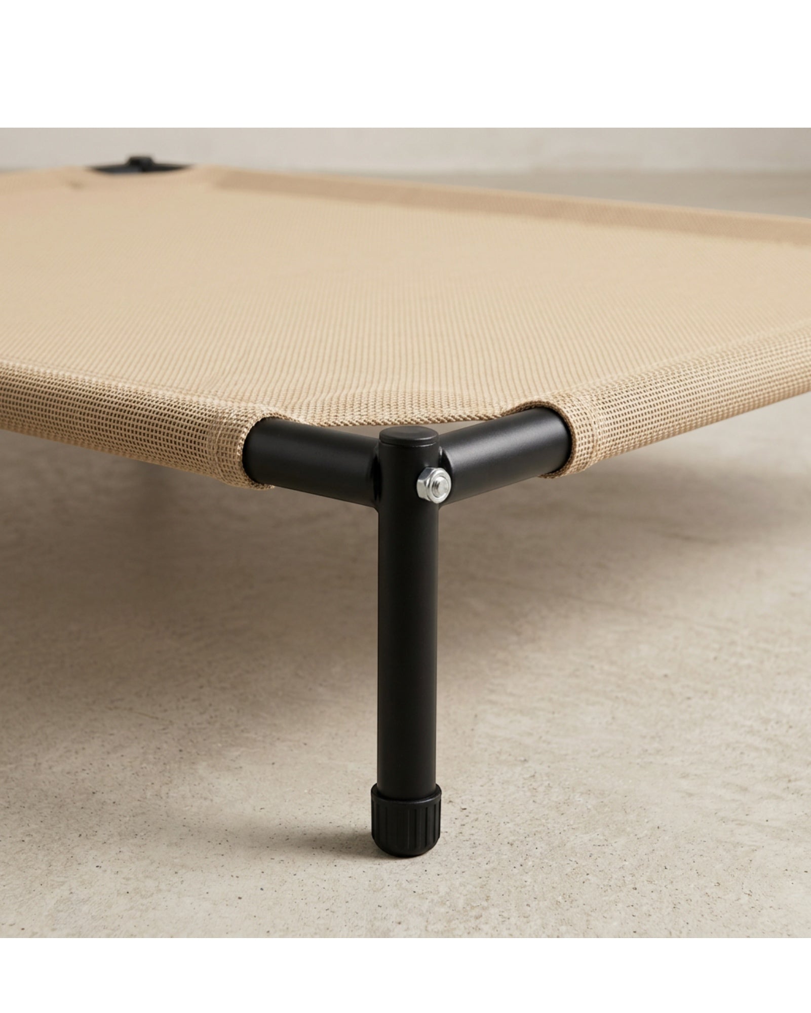 Rostl Large Elevated Mesh Dog Bed 120 x 85 cm Sand - Detail view